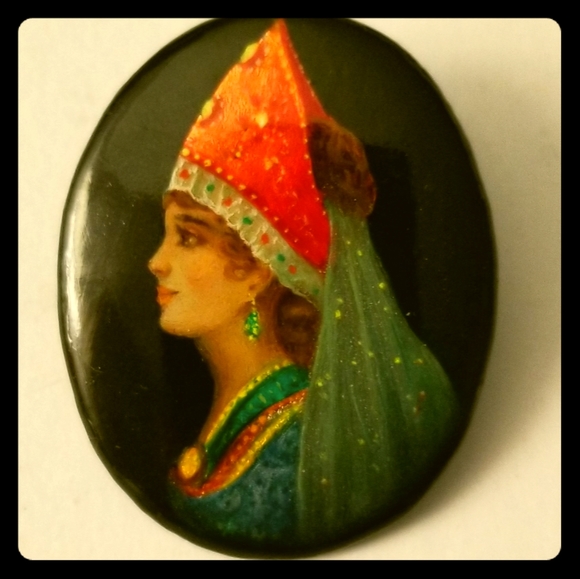 Antique Hand Painted Russian Portrait Lacquer Broo - Picture 1 of 3